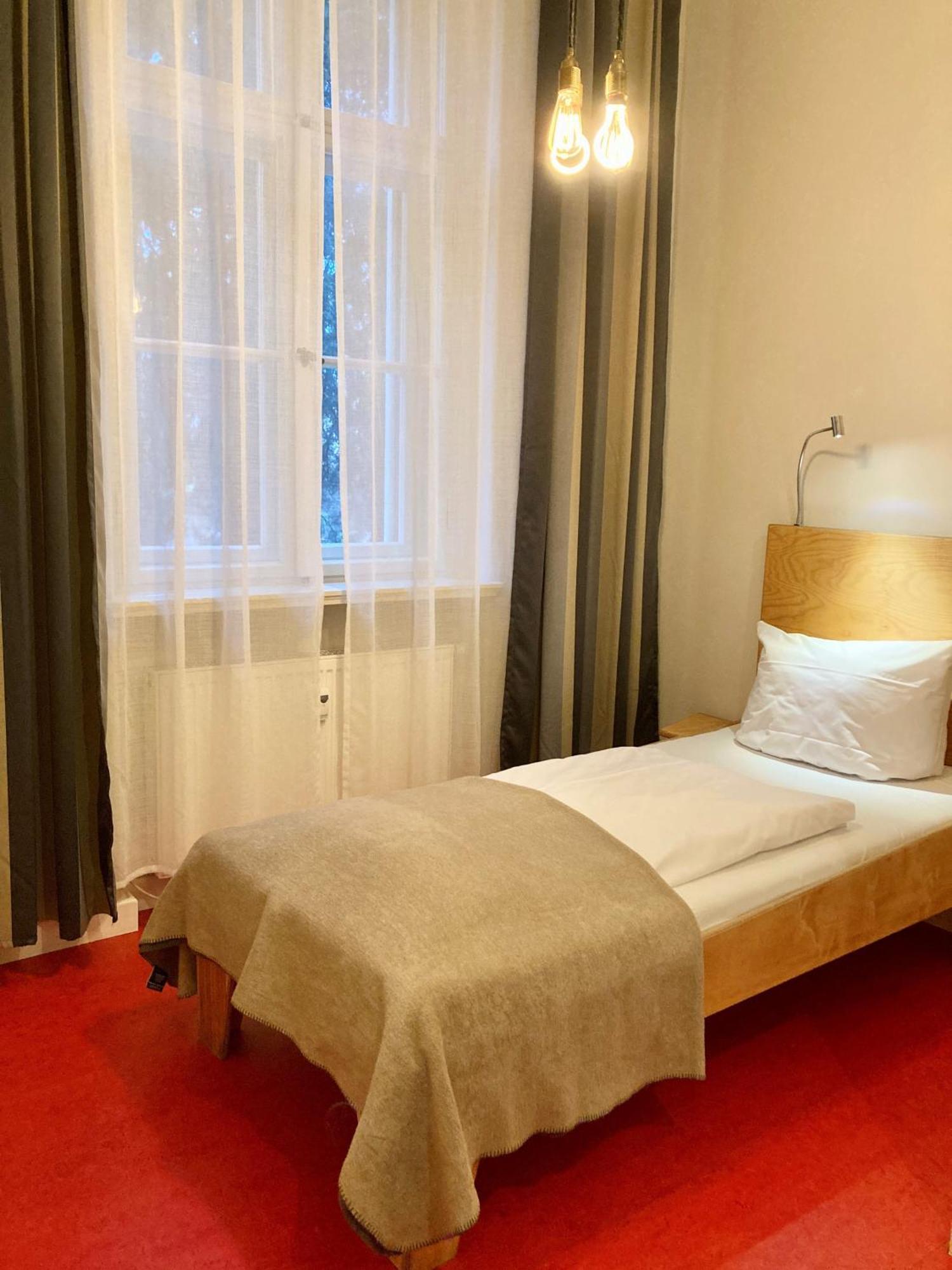 Kavaliershaus Krumke - Gaestehaus Im Schlosspark - Schluesselbox - Kein Tv 호텔 외부 사진